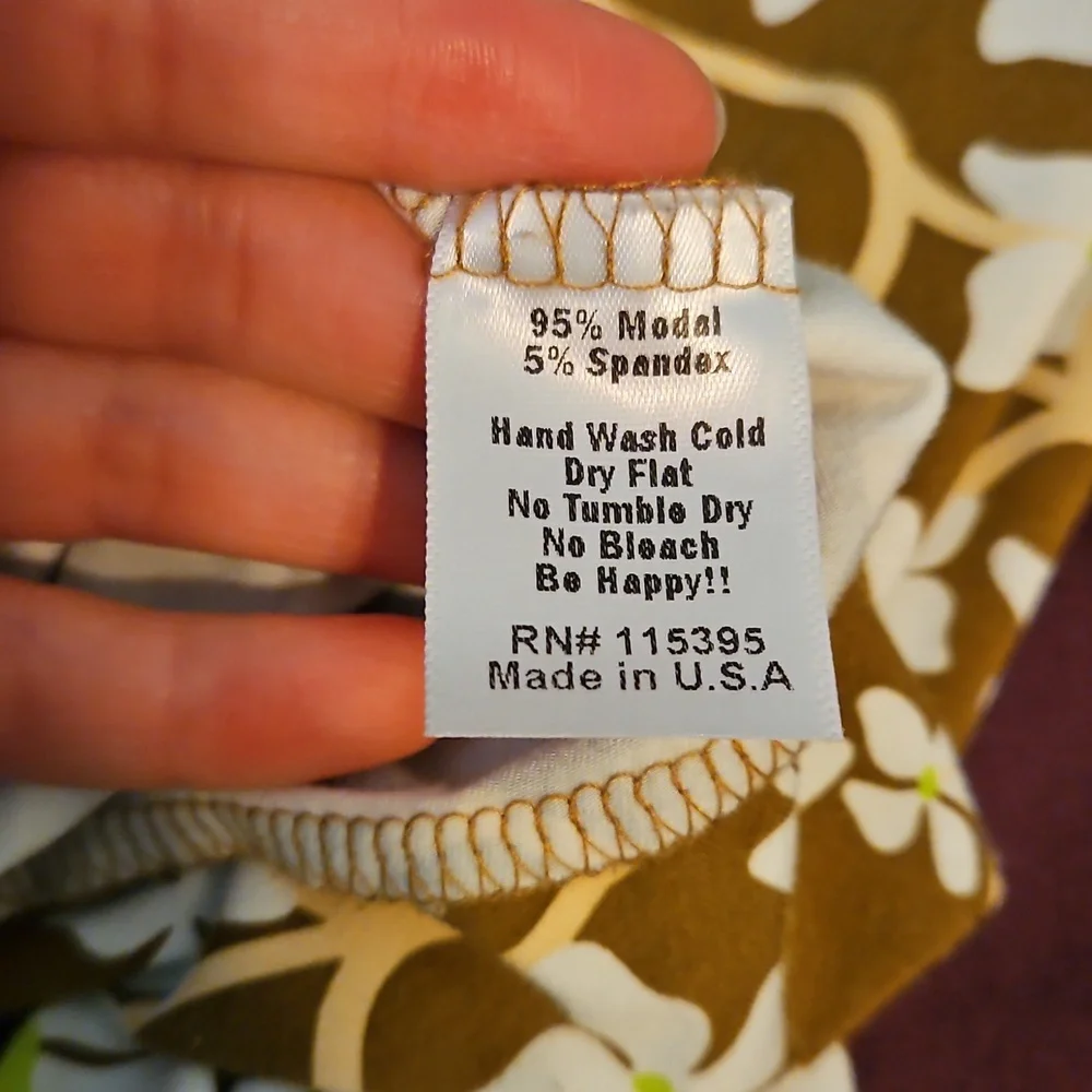 Fighting Eel Floral Top - Picture 6 of 6